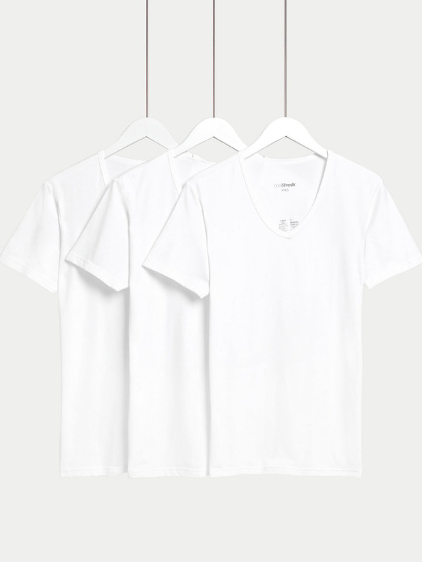 Marks & Spencer Sada tří pánských basic triček v bílé barvě s technologií Cool & Fresh™ Marks & Spencer