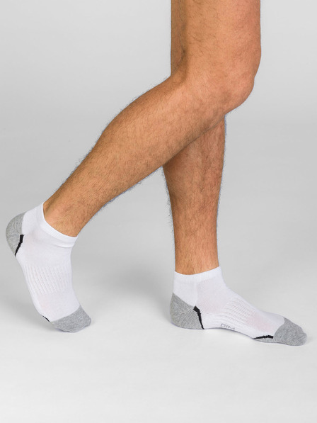 DIM Sada tří pánských sportovních ponožek v bílé barvě Dim SPORT IN-SHOE 3x