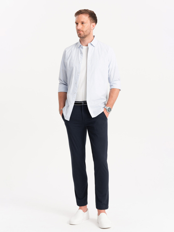 Ombre Clothing Tmavě modré pánské chino kalhoty s ozdobným páskem Ombre Clothing