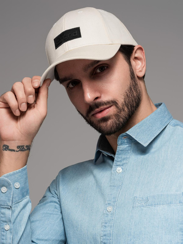 Ombre Clothing Pánská kšiltovka s kšiltem a obdélníkovou nášivkou krémová Ombre Clothing